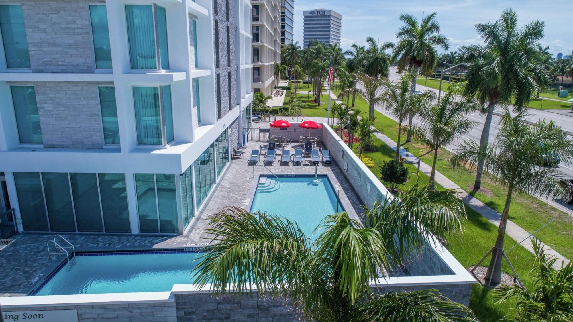 Hilton Garden Inn West Palm Beach I95 Outlets Exteriör bild
